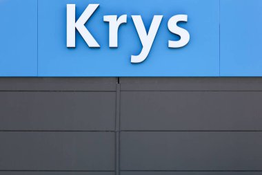Decines, Fransa - 13 Haziran 2019: duvardaki Krys logosu. Krys bir Fransız kooperatif markasıdır.