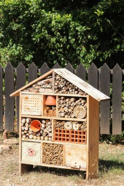 Bahçedeki Böcek Oteli