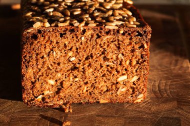 Danimarka dilinde rugbrod denilen Danimarka çavdar ekmeği. Çavdar ekmeği, çavdar tanesinden çeşitli miktarlarda unla yapılan bir ekmek türüdür.