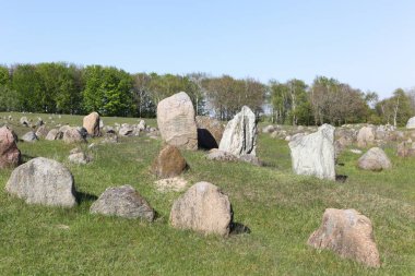 Lindholm Hills, Danimarka dilinde Lindholm Hoje olarak adlandırılır. Danimarka 'da büyük bir Viking mezarlığı.