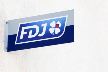 Gleize, Fransa - 1 Nisan 2025: Francaise des Jeux Fransa 'da ulusal piyango oyunlarının operatörü ve FDJ bisiklet takımının sponsorudur.