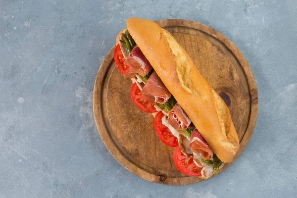 Сэндвич Serranito Типичный Андалусии Ветчиной Молотым Перцем Грудинкой Свинины Лицензионные Стоковые Изображения
