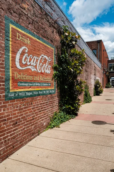 Chattanooga Tennessee Usa May 2022 Vintage Red Brick Building Coca — Stock Photo, Image