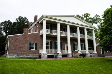 Nashville, Tennessee USA - 7 Mayıs 2022: Amerika Birleşik Devletleri Başkanı Andrew Jackson 'ın Davidson County' deki Vintage Hermitage Yunan diriliş tarzı evi