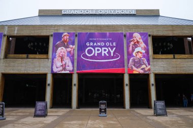 Nashville, Tennessee USA - 7 Mayıs 2022: Popüler Grand Ole Opry Country Müzikal Salonu