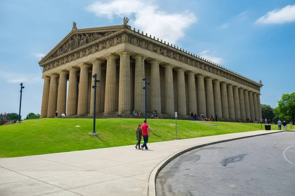 Nashville Tennessee Usa May 2022 Tourists Enjoying Replica Parthenon Popular — Stock Photo, Image