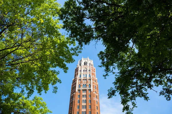 美国田纳西州纳什维尔 2022年5月10日 位于西区的范德比尔特大学校园新建成的塔楼的复古建筑风格 — 图库照片