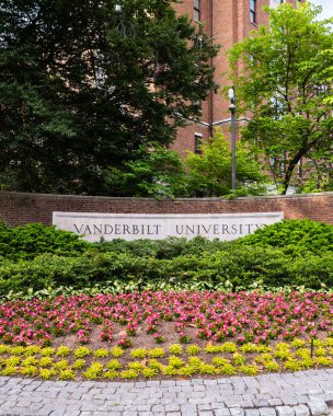 Nashville, Tennessee USA - 10 Mayıs 2022: Vanderbilt Üniversitesi 'nin batı yakasında yer alan özel araştırma okulu