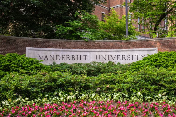 美国田纳西州纳什维尔 2022年5月10日 位于西区的私立研究学校范德比尔特大学的入学标志 — 图库照片