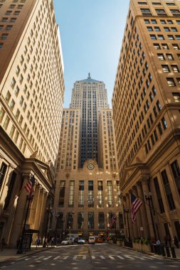 Chicago, Illinois ABD - 24 Ağustos 2011 Şikago şehir merkezinde Chicago Ticaret Kurulu ile birlikte gökdelen silueti
