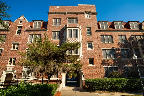 Typisch Amerikanischer College Campus Mit Klassischer Backsteinarchitektur — Stockfoto