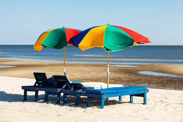 Playa Costa Del Golfo Biloxi Mississippi Con Sillones Reclinables — Foto de Stock