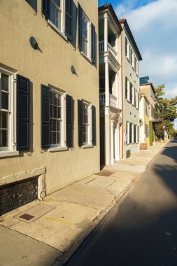 Güney Carolina, Charleston 'daki tarihi Fransız Mahallesi' nde güzel bir klasik mimari.