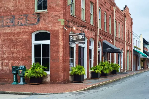 2013年10月8日 美国佐治亚州萨凡纳 历史性商业区的老式砖建筑 — 图库照片