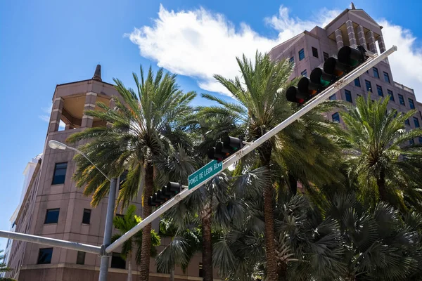 Blick Auf Die Innenstadt Von Coral Gables Miami Florida lizenzfreie Stockfotos