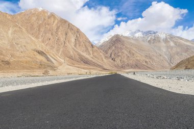 Ladakh Hindistan 'ın manzara manzarası. Himalayalar, Ladakh, Hindistan