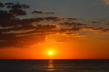 Akşamları güzel bir gün batımı.