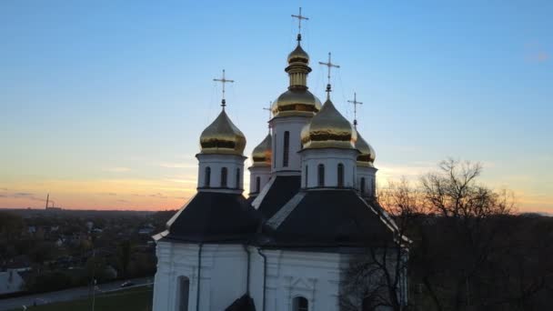 Catherines Ortodox Egyház Naplementekor Csernyivban Kiváló Minőségű Felvételek — Stock videók