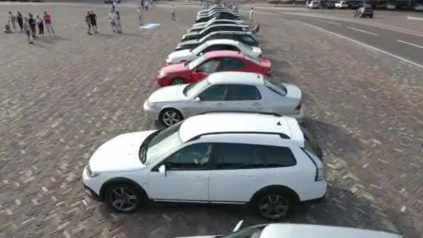 Saab Carros Alinhados Uma Linha Exposição Chernihiv Drone Voador Verão — Vídeo de Stock
