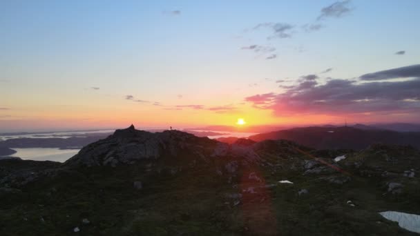 Hermosa Puesta Sol Sobre Fiordos Colinas Sobre Ulriken Bergen Noruega — Vídeo de stock