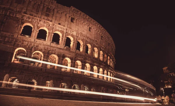 Roma Italia Colosseum Amphitheater Pada Malam Hari Foto Eksposur Lama — Stok Foto
