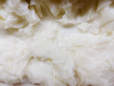 Gullak sütten yapılan bir tatlı ve özel bir hamur türüdür. Geleneksel Türk yemeği konsepti. Tatlı ve hafif bir tatlı. Dikey oryantasyon. Üst görünüm.