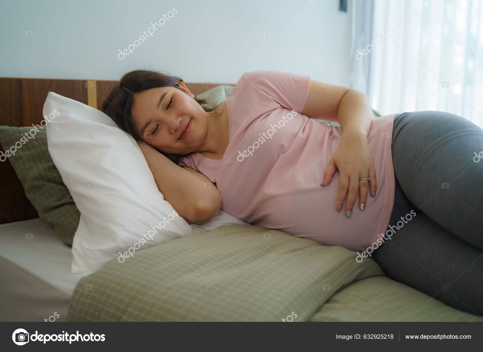 Graviditet Människor Vila Och Förväntan Koncept Närbild Leende Glad Gravid  — Stockfotografi © ake1150sb #632925218
