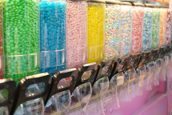 Değişik Renklerde Şekerlerle Dolu Canlı Bir Şeker Kutusu Tatlıya Düşkün Telifsiz Stok Imajlar