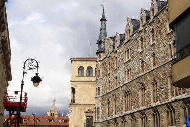 Leon, İspanya, 22 Haziran 2022: 2022 yazının başlarında Leon şehrinin manzarası