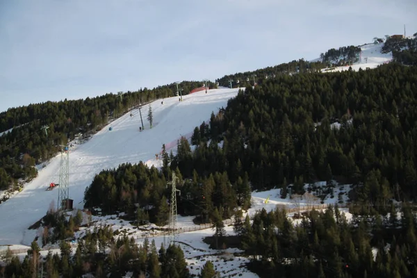 Τοπίο Του Χιονιού Και Του Σκι Στα Βουνά Των Πυρηναίων — Φωτογραφία Αρχείου