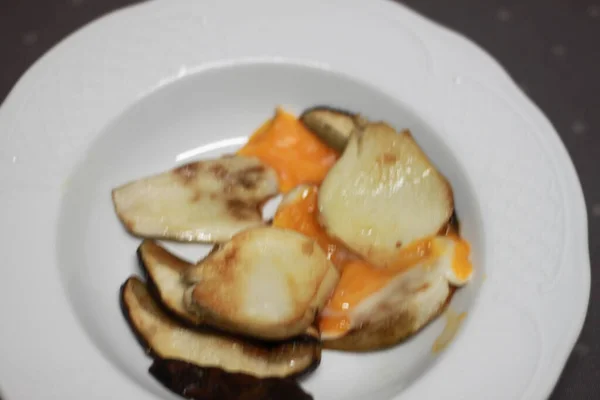 烤蘑菇配蛋黄 — 图库照片