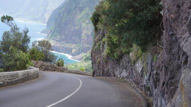 Portekiz 'in Madeira adasının kuzeyindeki manzaralar