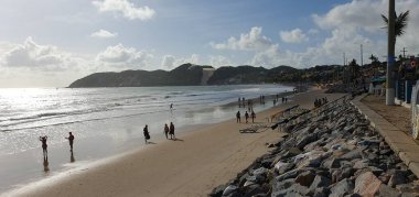 Punta Negra Sahili, Natal, Rio Grande do Norte, Brezilya, Mayıs 05, 2023: Morro de Careca ile ünlü Natal Negra Sahili 'nin gün doğumu manzarası,