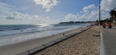 Punta Negra Sahili, Natal, Rio Grande do Norte, Brezilya, Mayıs 05, 2023: Morro de Careca ile ünlü Natal Negra Sahili 'nin gün doğumu manzarası,