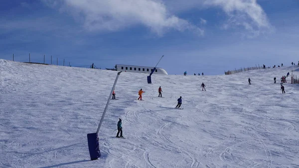2022年12月7日 安道尔 格拉纳维拉 季初在比利牛斯度假胜地的滑雪场景 — 图库照片
