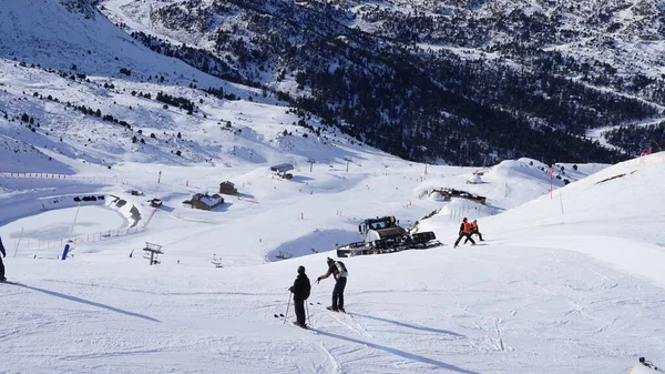 Grandvalira Andorra Δεκεμβρίου 2022 Σκηνές Σκι Θέρετρο Των Πυρηναίων Στην — Φωτογραφία Αρχείου