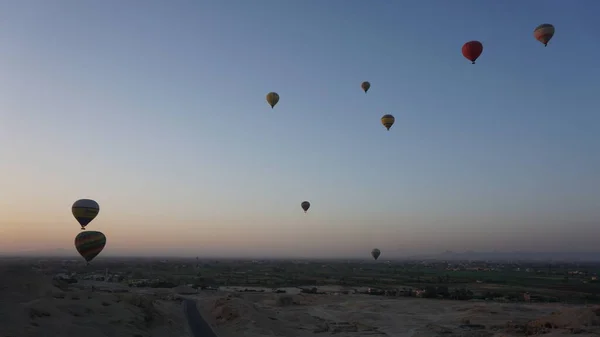 2022年7月12日 埃及卢克索 气球在埃及卢克索的飞行 — 图库照片