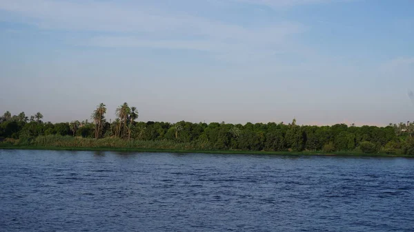 2022年7月12日エジプトのルクソール ルクソール近くのナイル川の岸の風景 — ストック写真
