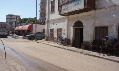 Edfu, Mısır, 13 Temmuz 2022: Bir yaz sabahı Edfu şehrinden sahneler