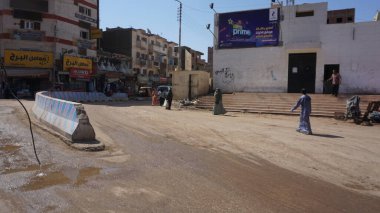 Edfu, Mısır, 13 Temmuz 2022: Bir yaz sabahı Edfu şehrinden sahneler