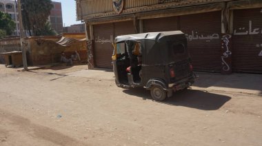 Edfu, Mısır, 13 Temmuz 2022: Bir yaz sabahı Edfu şehrinden sahneler