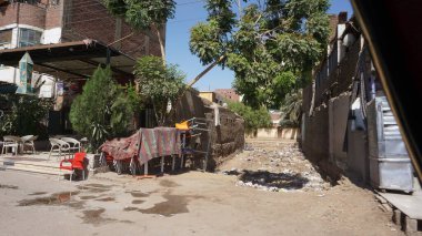 Edfu, Mısır, 13 Temmuz 2022: Bir yaz sabahı Edfu şehrinden sahneler