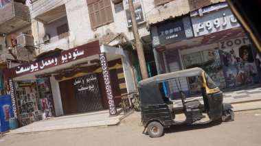 Edfu, Mısır, 13 Temmuz 2022: Bir yaz sabahı Edfu şehrinden sahneler