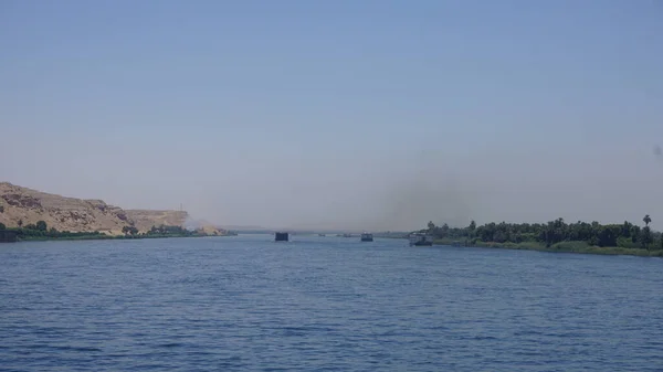2022年7月13日 埃及尼罗河 下午早些时候在埃及Edfu和Kom Ombo之间的尼罗河景观 — 图库照片