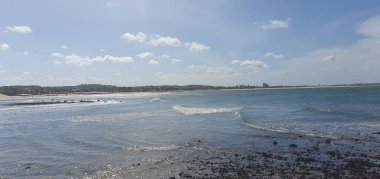 Genipabu sahilinin manzarası Natal, Rio Grande do Norte, Brezilya 'daki kum parkının yanında.