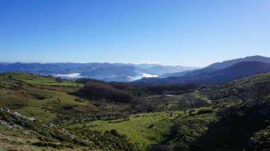 Monte Ernio, Gipuzkoa, İspanya, 3 Ocak 2023: Ernio, Gipuzkoa, İspanya 'da kırsal manzara