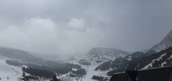 Soldeu Andorra April 2023 Skilandschap Het Grandvalira Resort Een Bewolkte — Stockfoto