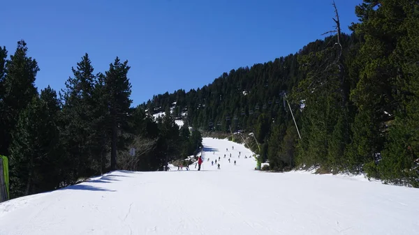 Soldeu Grandvalira Andorra Abril 2023 Imágenes Nieve Esquí Día Soleado —  Fotos de Stock