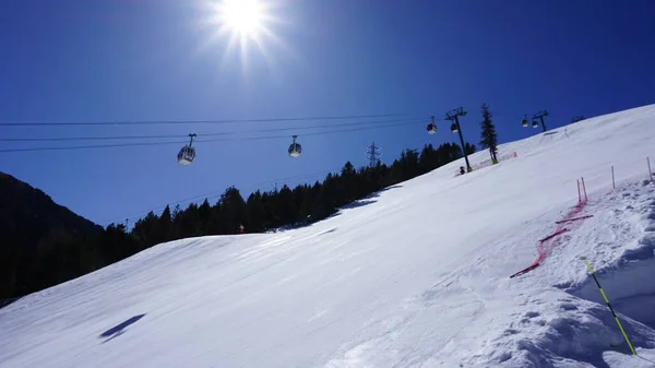 Soldeu Grandvalira Andorra Duben 2023 Snímky Sněhu Lyžování Slunečný Den — Stock fotografie