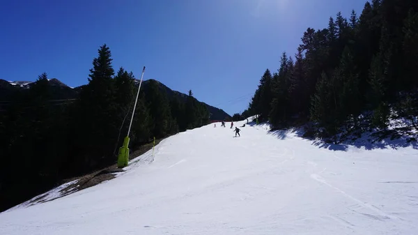 Soldeu Grandvalira Andorra April 2023 Зображення Снігу Лижних Перегонів Сонячний — стокове фото
